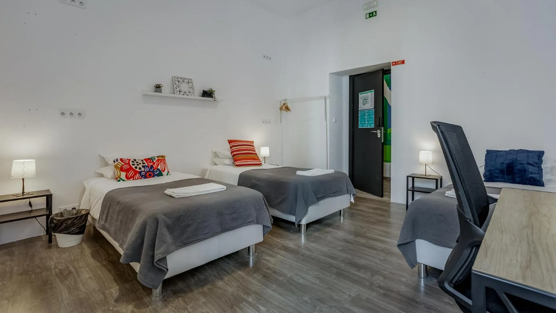 Hostellicious Faro Hostel